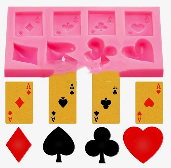 Poker con 4 Carte e Simboli. Cuori Quadri Fiori e Picche. Stampo in silicone.Poker Cookie Chocolate Silicone Mold