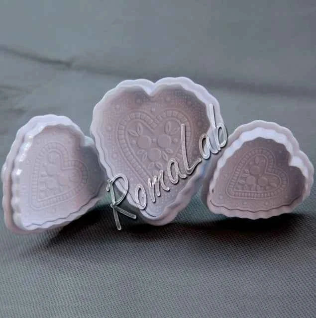 Cuori decorati. Set 3 Stampi espulsione Tagliapasta di varie misure.