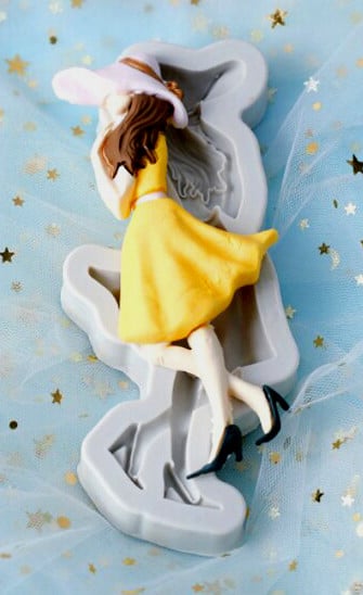 Ragazza con la gonna. Grande Stampo in silicone di 16 cm