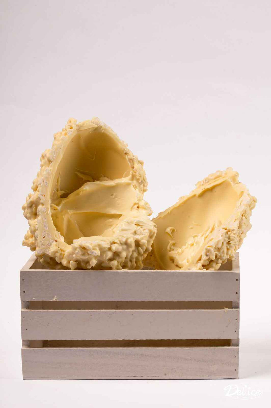 Uovo nocciolato ripieno di crema bianco gr.650