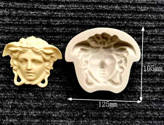 Medusa Griffe Versace in 4 misure di 18 - 12.5 - 7 e 4 cm. Stampo in silicone anche per Candele