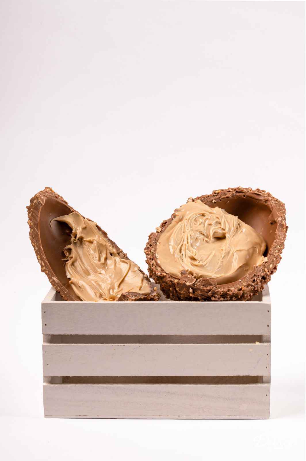 Uovo nocciolato ripieno di crema bueno gr.650