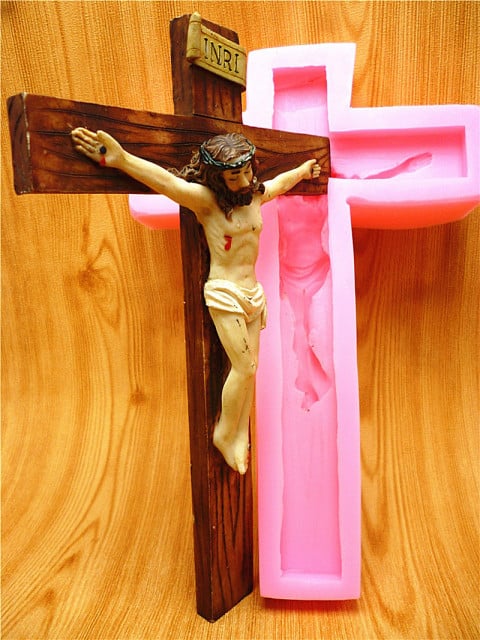 Grande Croce decorata con Gesù di 14.5 cm. Stampo in silicone