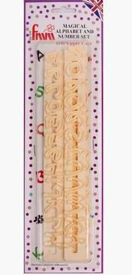 Old English. Lettere e Numeri. Set di 36 caratteri. Fmm
