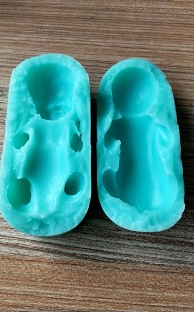Neonato gomiti in alto. Stampo in silicone anche per Candele