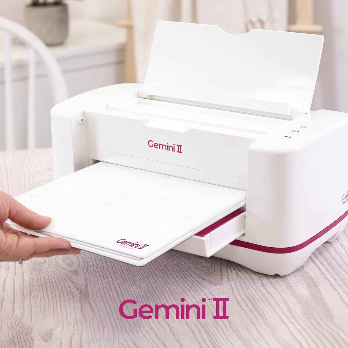 Fustellatrice e goffratrice elettrica Gemini II con pausa e riavvolgimento - Piattaforma di taglio 9" x 12,5"
